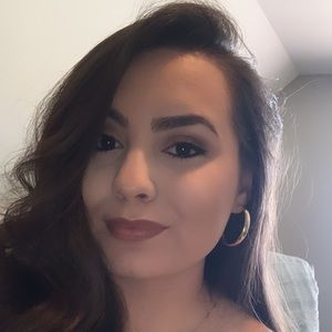 Meet your Posher, Ana